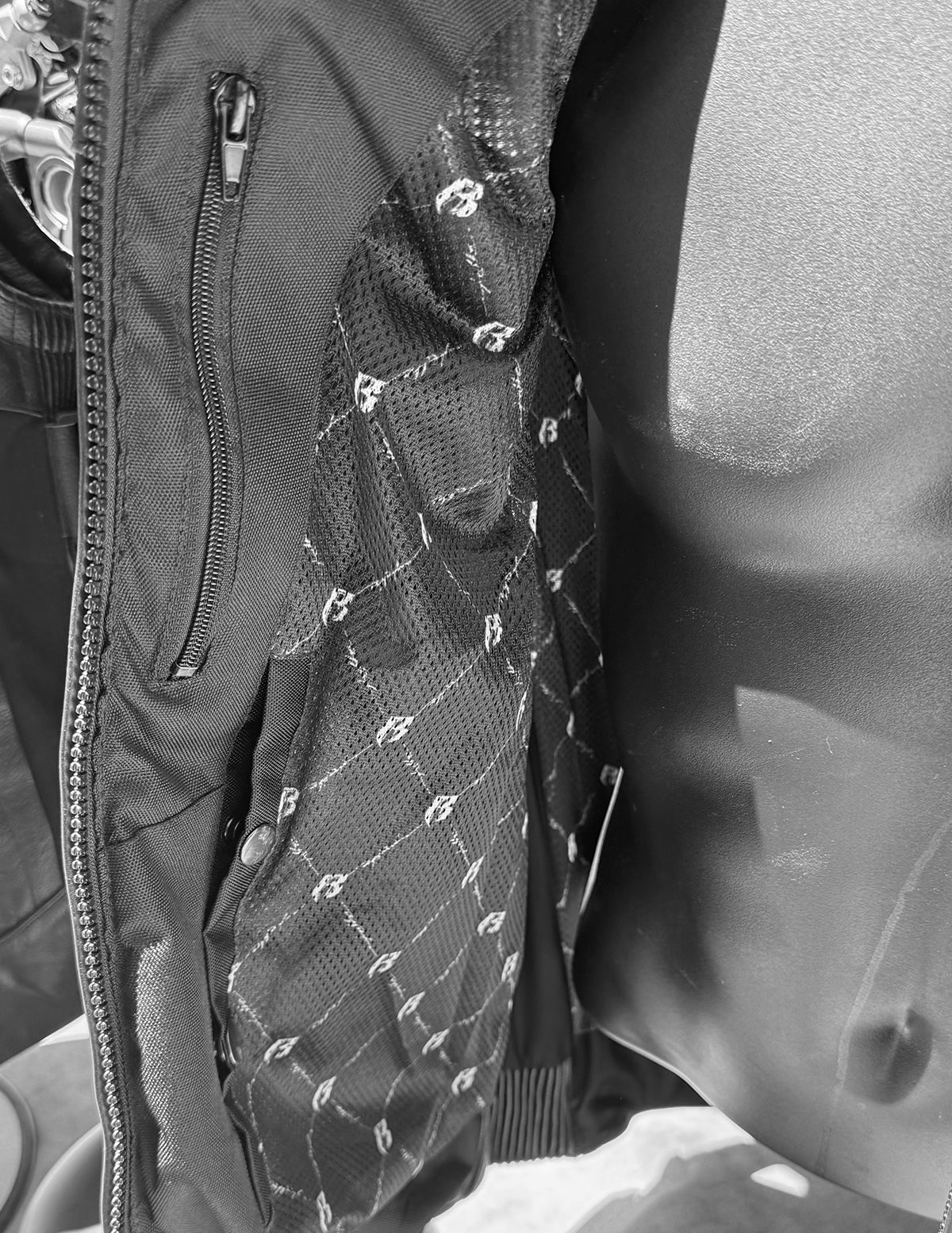 EMBROIDER RR VEST JACKET